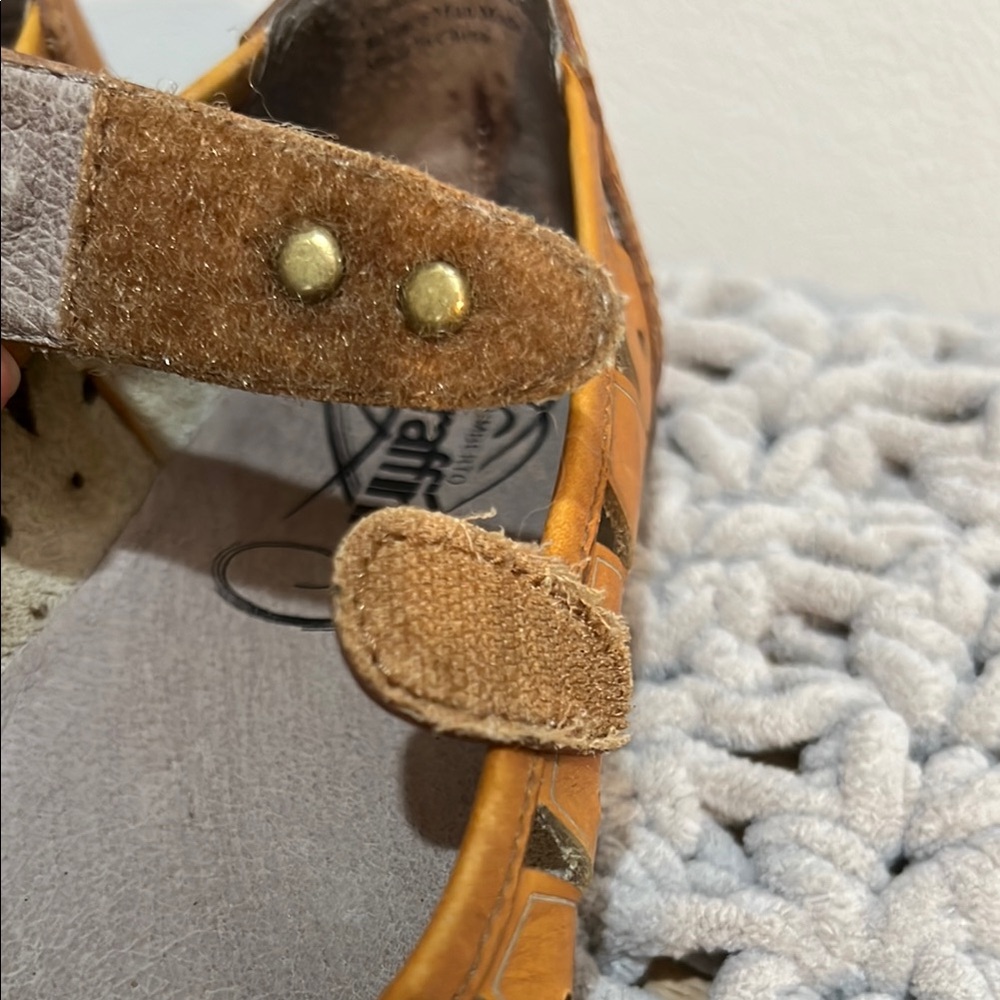 Umberto Raffini Tan Leather Mary Jane Flat with Perforated Design - Picture 10 of 14